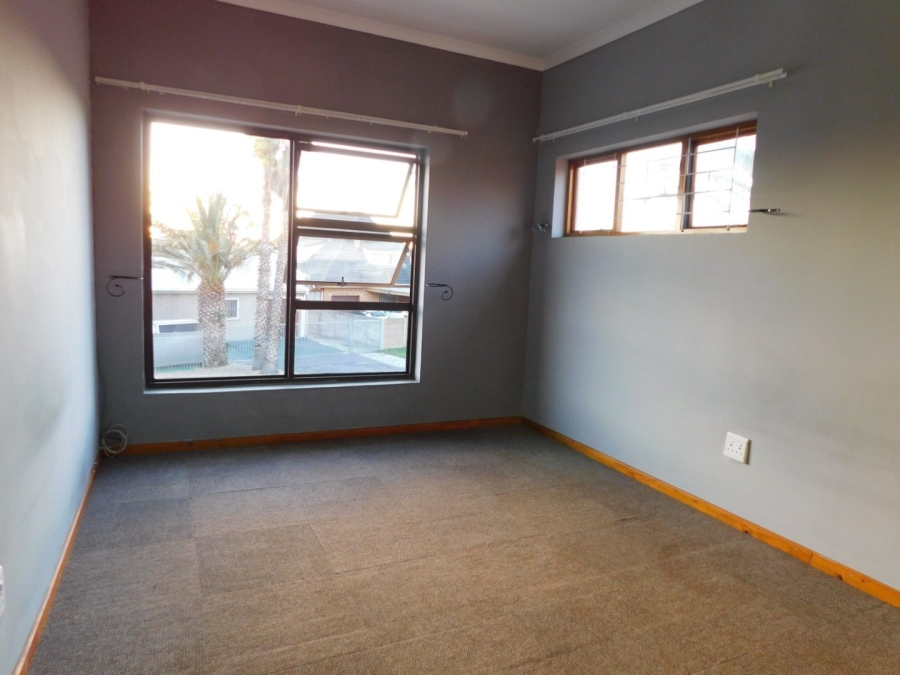 6 Bedroom Property for Sale in Dobson Western Cape